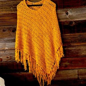 Cute Cape Delicate Hand-knit Fringe